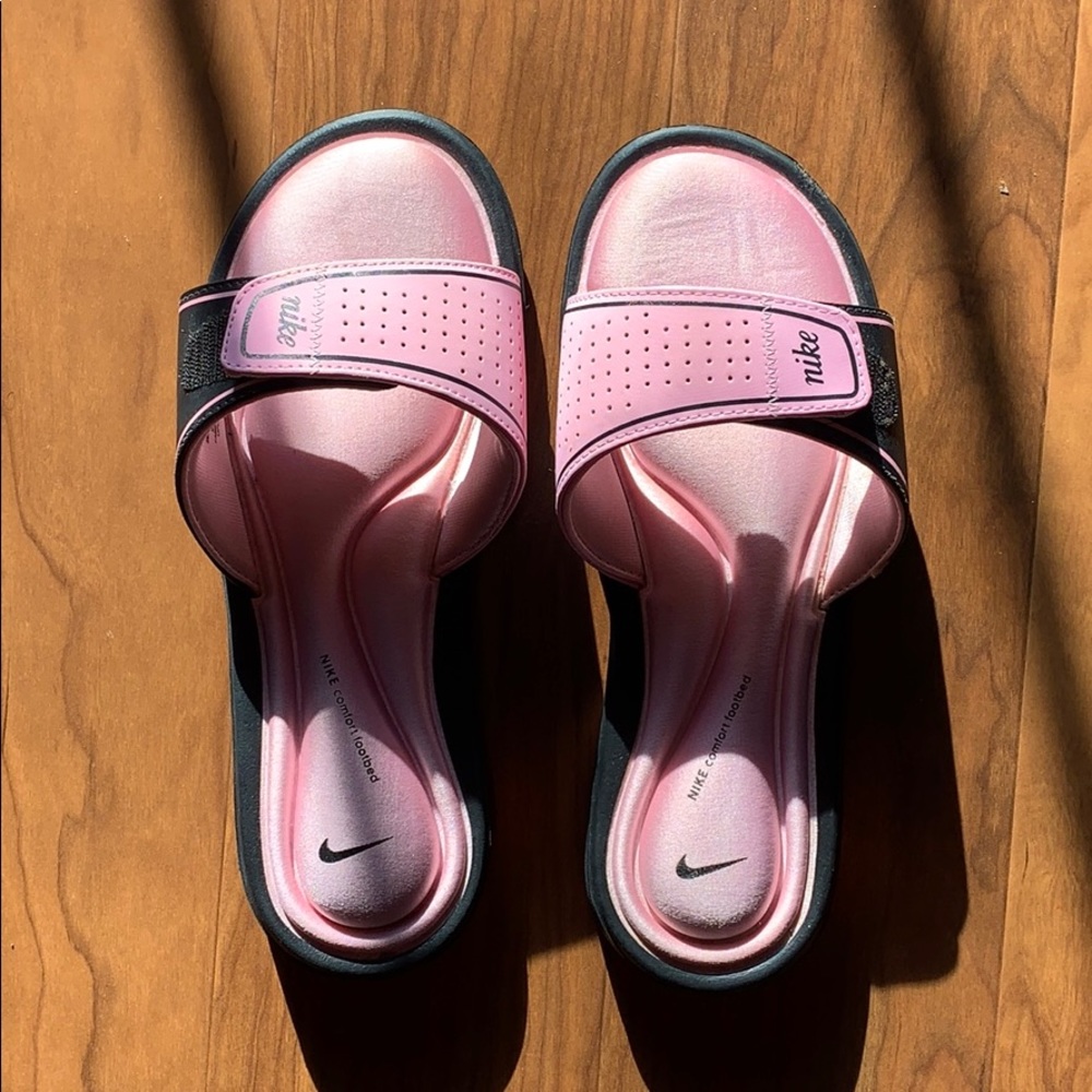 Women’s Slides